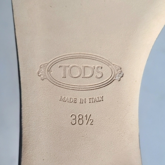 Tod’s Leaf Fringe Sandals, Size 8, Black, NIB - Picture 12 of 17